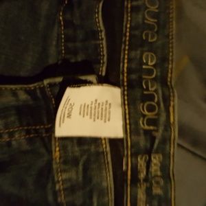 2 pairs of 20 w jeans